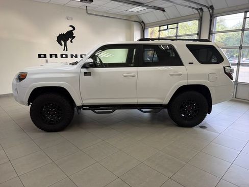 Used 2018 Toyota 4Runner SR5 Premium AWD/4WD image 5