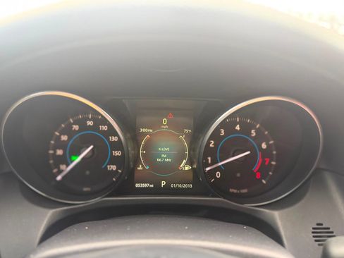 Used 2016 Jaguar XF S RWD image 13