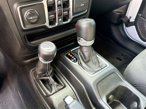 Used 2023 Jeep Wrangler Sahara image 18