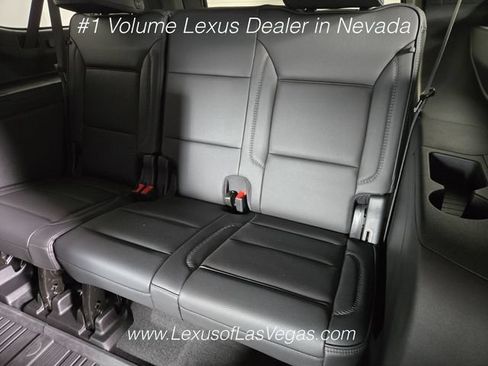 Used 2026 GMC Yukon XL Denali w/ Denali Reserve Package AWD/4WD image 16