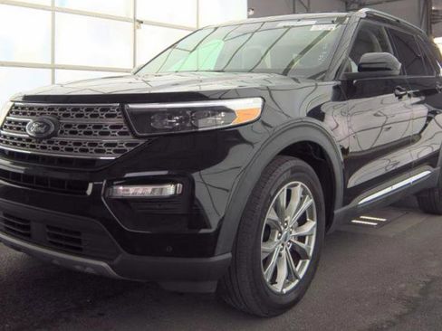 Used 2023 Ford Explorer Limited image 5
