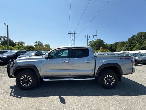 Used 2020 Toyota Tacoma TRD Off-Road w/ Technology Package AWD/4WD image 8