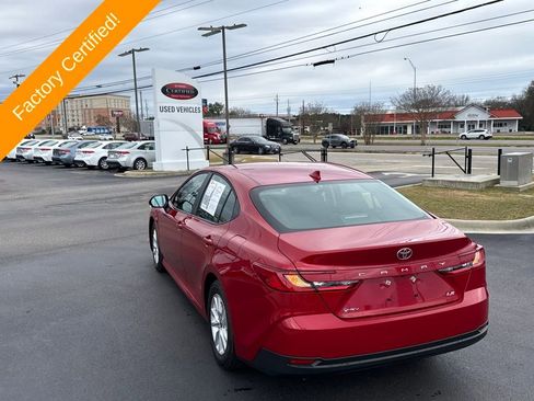 Used 2025 Toyota Camry LE image 3