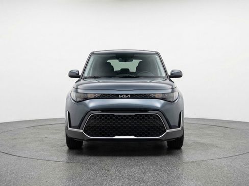 Used 2025 Kia Soul LX w/ LX Technology Package image 2