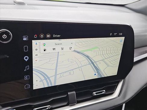 Used 2025 Chevrolet Equinox LT FWD image 13