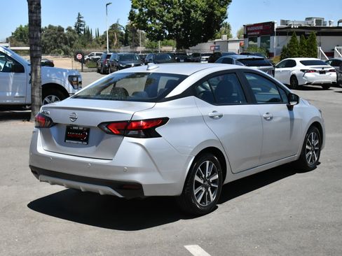 Used 2025 Nissan Versa SV FWD image 8