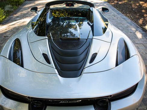 Used 2021 McLaren 720S Performance RWD image 34