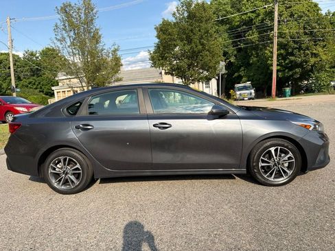 Certified 2024 Kia Forte LXS w/ LXS Technology Package FWD image 8