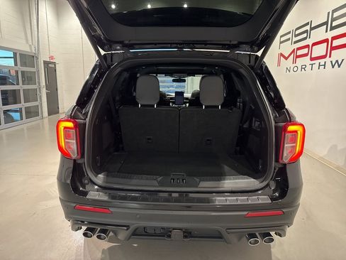 Used 2022 Ford Explorer ST w/ ST Street Pack image 36