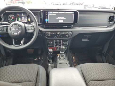 Used 2025 Jeep Wrangler Unlimited Rubicon 4xe w/ Convenience Group image 17