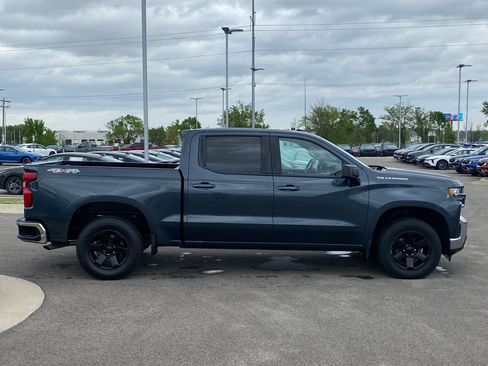 Used 2020 Chevrolet Silverado 1500 LT w/ Fleet Comfort Package AWD/4WD image 8