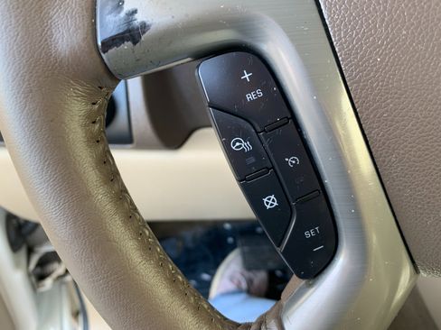 Used 2012 Chevrolet Avalanche LTZ image 14