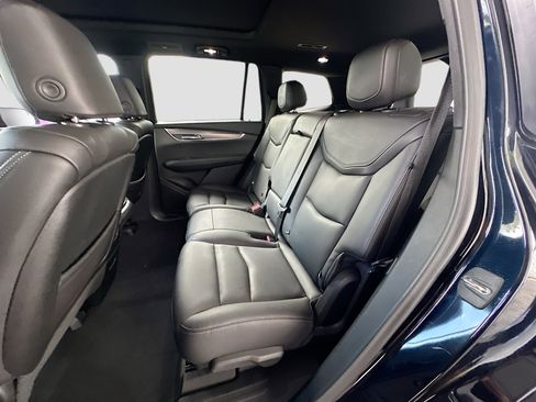 Used 2022 Cadillac XT6 Luxury image 26