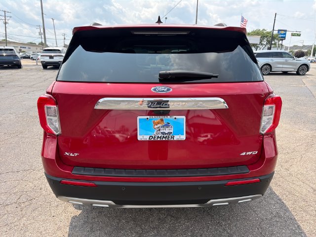 Used 2023 Ford Explorer XLT w/ Equipment Group 202A AWD/4WD image 4