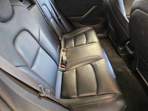 Used 2018 Tesla Model 3 Long Range RWD image 9