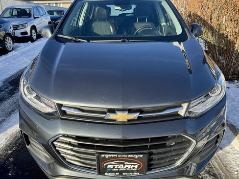 Used 2018 Chevrolet Trax LT w/ LT Convenience Package image 3