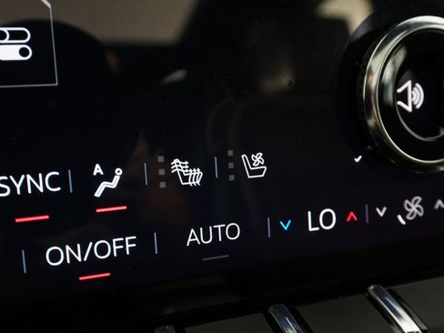 Used 2026 GMC Yukon Denali Ultimate w/ LPO, Illumination Package AWD/4WD image 25