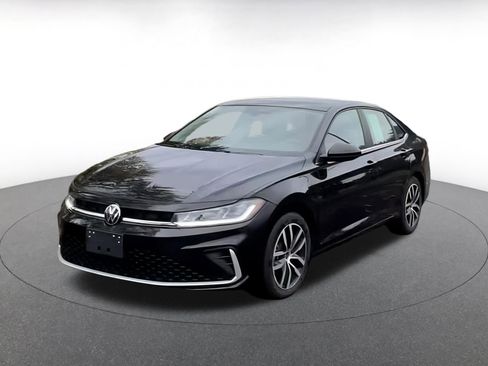 Used 2025 Volkswagen Jetta SE image 8