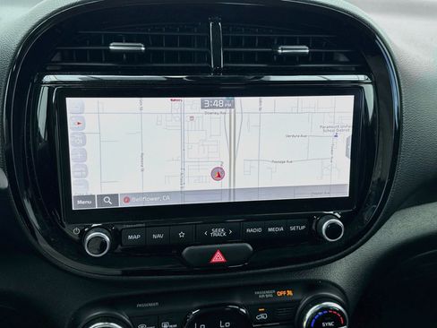 Used 2023 Kia Soul GT-Line FWD image 9
