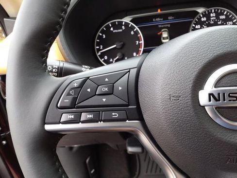 Used 2023 Nissan Sentra SV w/ SV Premium Package image 17