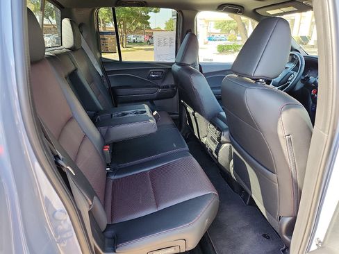 Used 2024 Honda Ridgeline Black Edition image 12