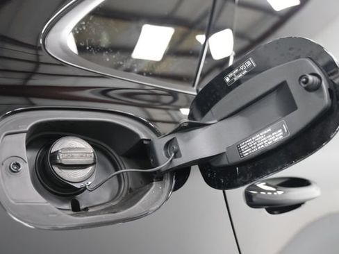 Used 2020 Porsche Macan AWD/4WD image 18
