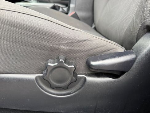 Used 2018 Toyota Tacoma TRD Off-Road image 14