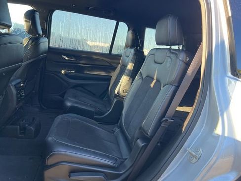 Used 2023 Jeep Grand Cherokee L Laredo AWD/4WD image 13