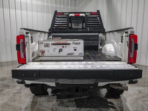 Used 2024 Ford F350 Platinum w/ FX4 Off-Road Package image 61