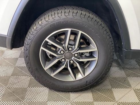 Used 2021 Jeep Grand Cherokee Limited AWD/4WD image 18