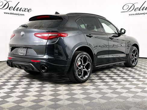 Used 2023 Alfa Romeo Stelvio Veloce AWD/4WD image 6