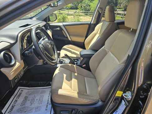 Used 2014 Toyota RAV4 Limited w/ Technology Package AWD/4WD image 9