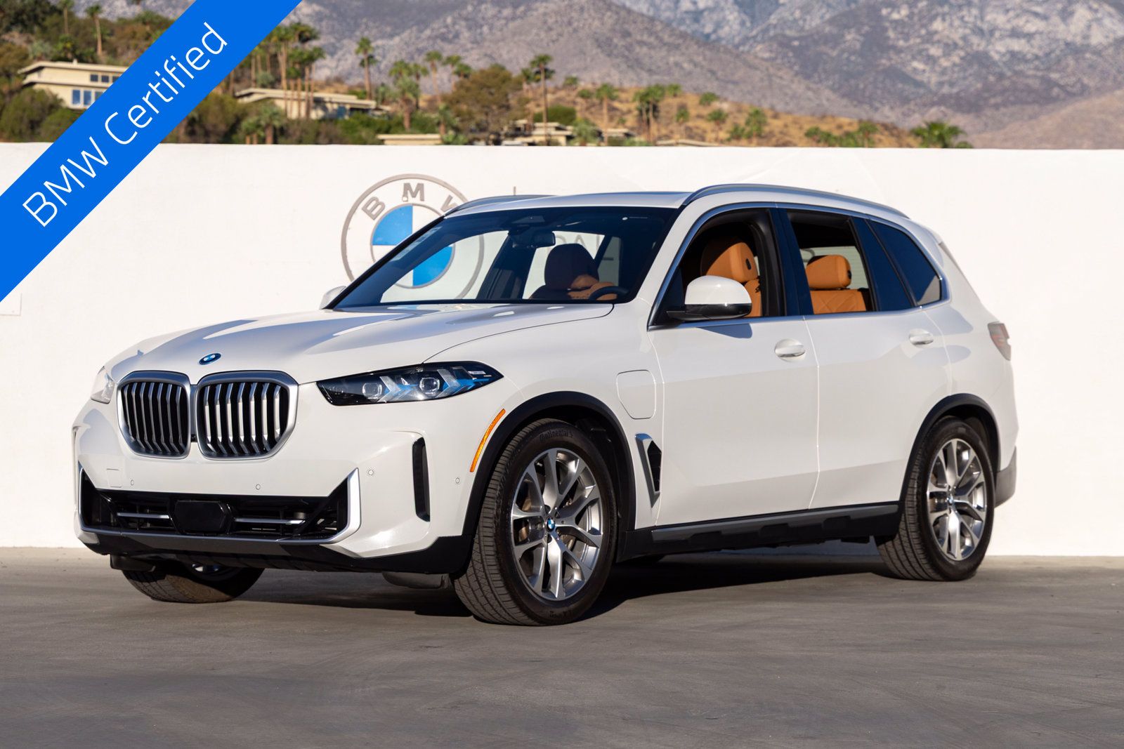 Certified 2026 BMW X5 xDrive50e w/ Parking Assistance Package AWD/4WD image 1