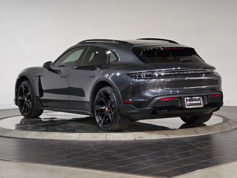 Used 2022 Porsche Taycan 4 Cross Turismo image 7