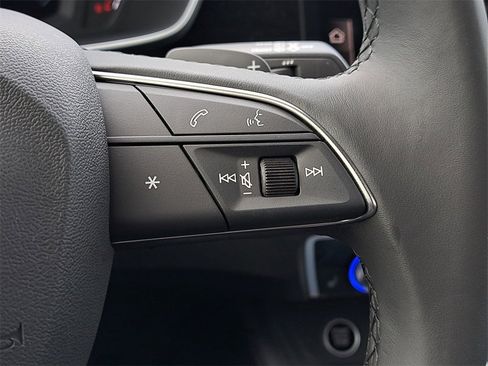 New 2025 Audi Q3 2.0T Premium image 10