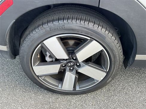 Used 2025 Hyundai Santa Fe Limited image 18