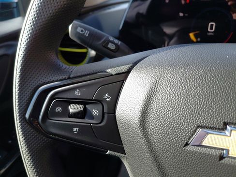 Used 2025 Chevrolet Trax LT image 24