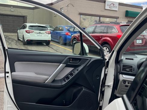 Used 2015 Subaru Forester 2.5i Premium w/ All-Weather Package image 10