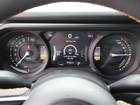 Used 2024 Jeep Wrangler Unlimited AWD/4WD image 28