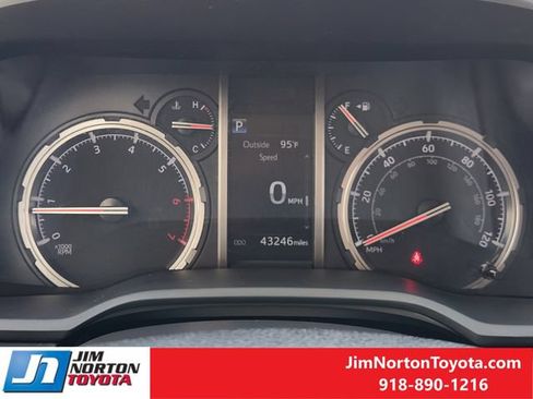 Used 2023 Toyota 4Runner Limited AWD/4WD image 17