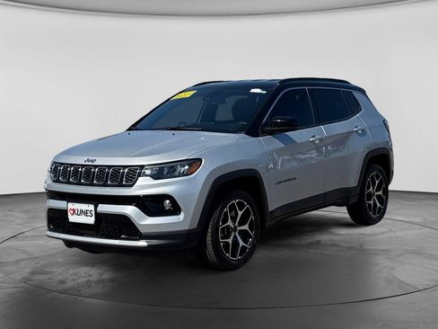 Used 2025 Jeep Compass Limited AWD/4WD image 5