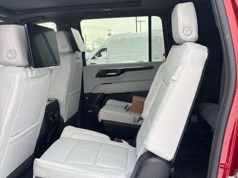 New 2026 Chevrolet Suburban Premier AWD/4WD image 7