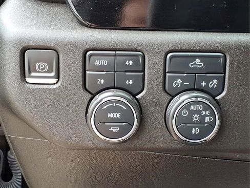 Used 2024 Chevrolet Silverado 1500 RST image 17