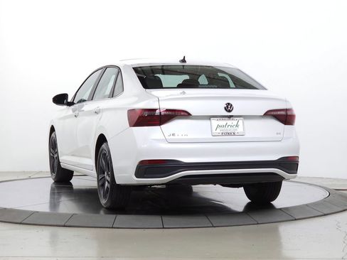 Used 2022 Volkswagen Jetta SE FWD image 6