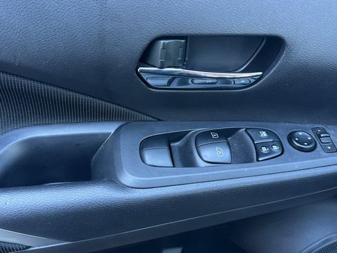 Used 2024 Nissan Kicks SV image 13