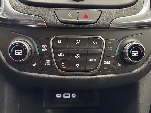 Used 2024 Chevrolet Equinox LT FWD image 31