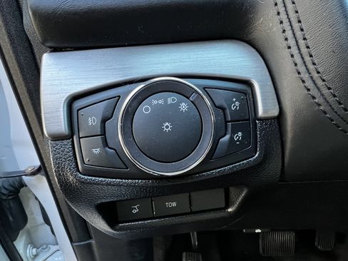 Used 2017 Ford Explorer Platinum image 15