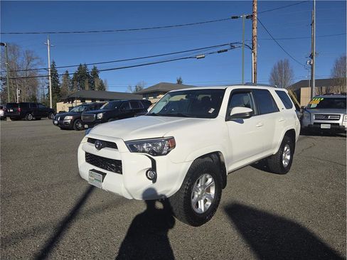 Used 2017 Toyota 4Runner SR5 image 4