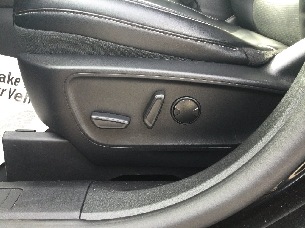 Used 2025 Ford Escape Platinum AWD/4WD image 16