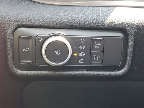 Used 2023 Ford Explorer Limited image 15